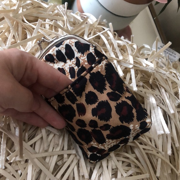 Key pouch - Picture 3 of 6